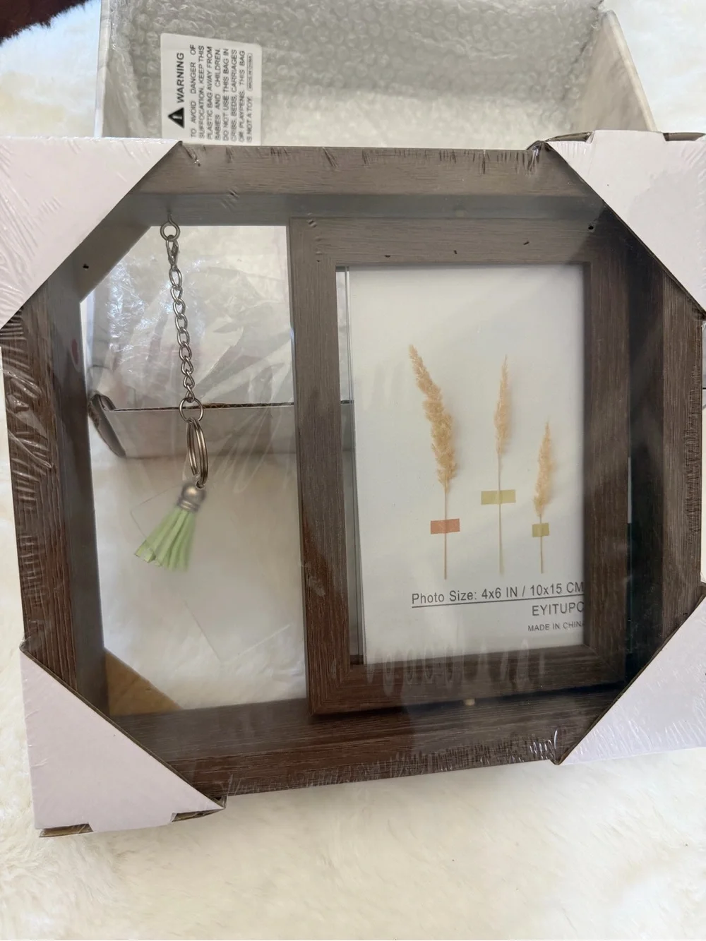 Wood Finish Brown Photo Frame with Keychain - Eyitpuc